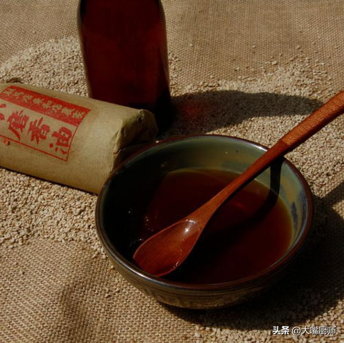 芝麻香油与小磨香油有啥区别？听老油工怎么说，牢记1点优质好吃